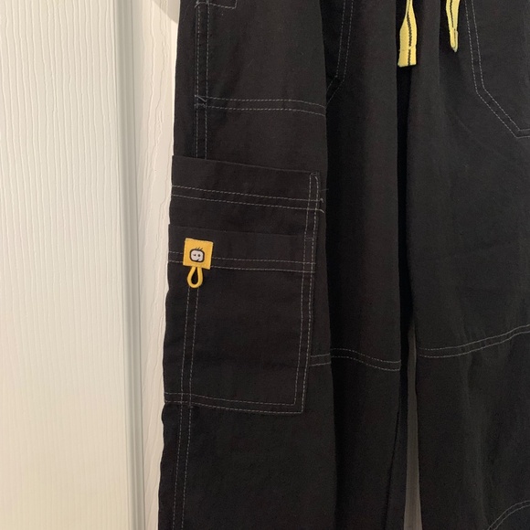 WonderWink Women’s scrubs - Picture 4 of 9